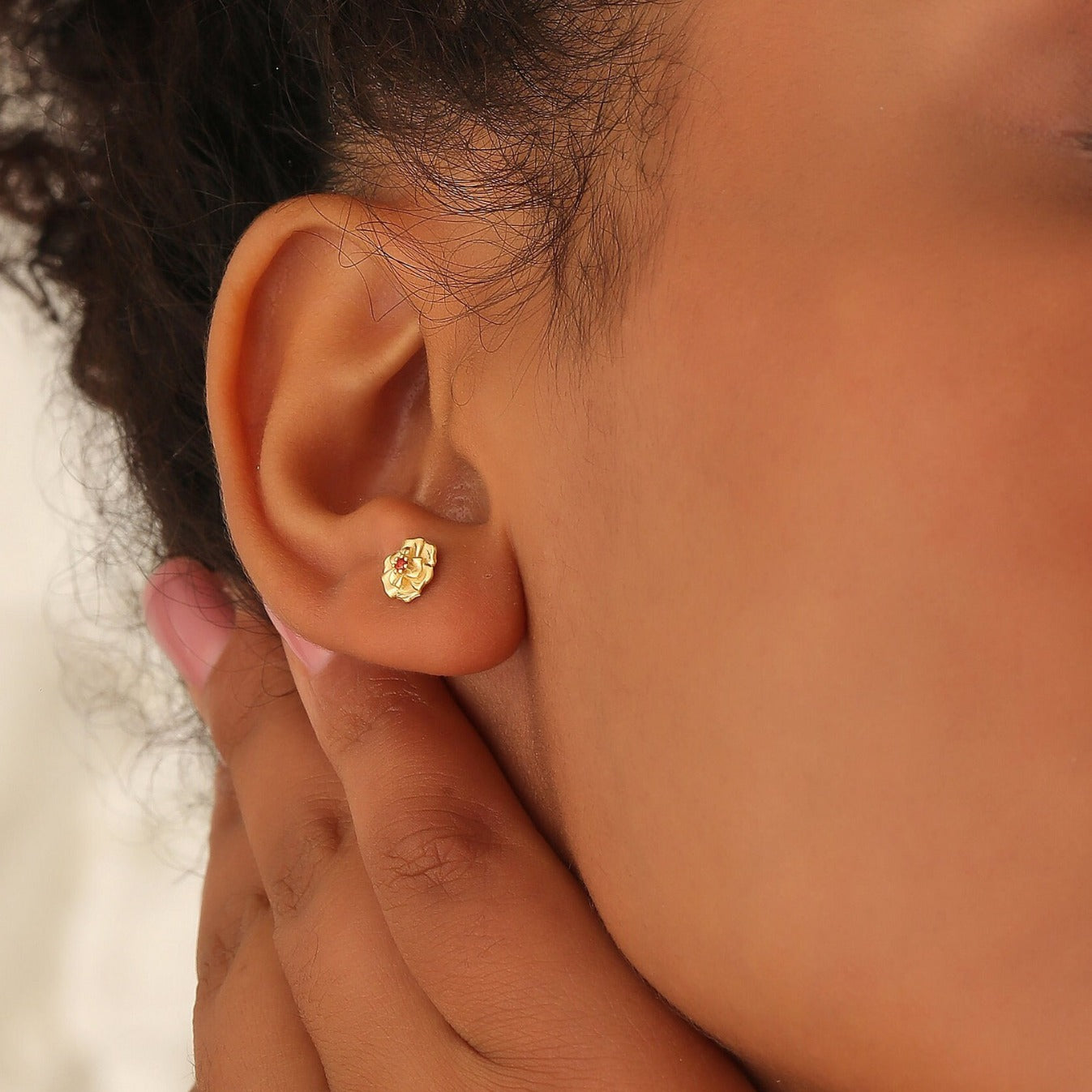 Birth Flower Stud Earrings - Gold-Plated Hypoallergenic Flower Earrings