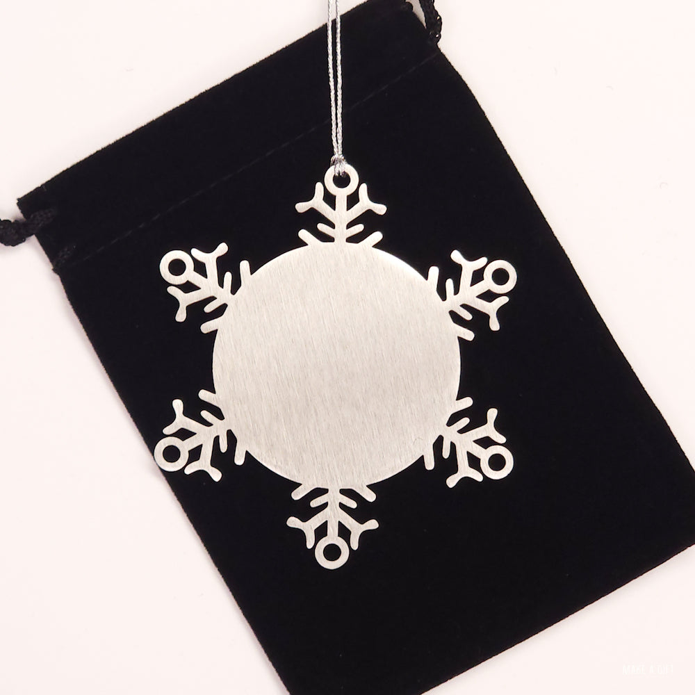 Adorno de copo de nieve para hijastro: regalo de Navidad grabado con amor y apoyo para hijastro, adorno de recuerdo, regalo de Navidad para hijastro, decoraciones navideñas para hijastro